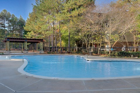 Luxury Apartments in Lithia Springs| Wesley Hampstead Apartments | Sparkling Pool